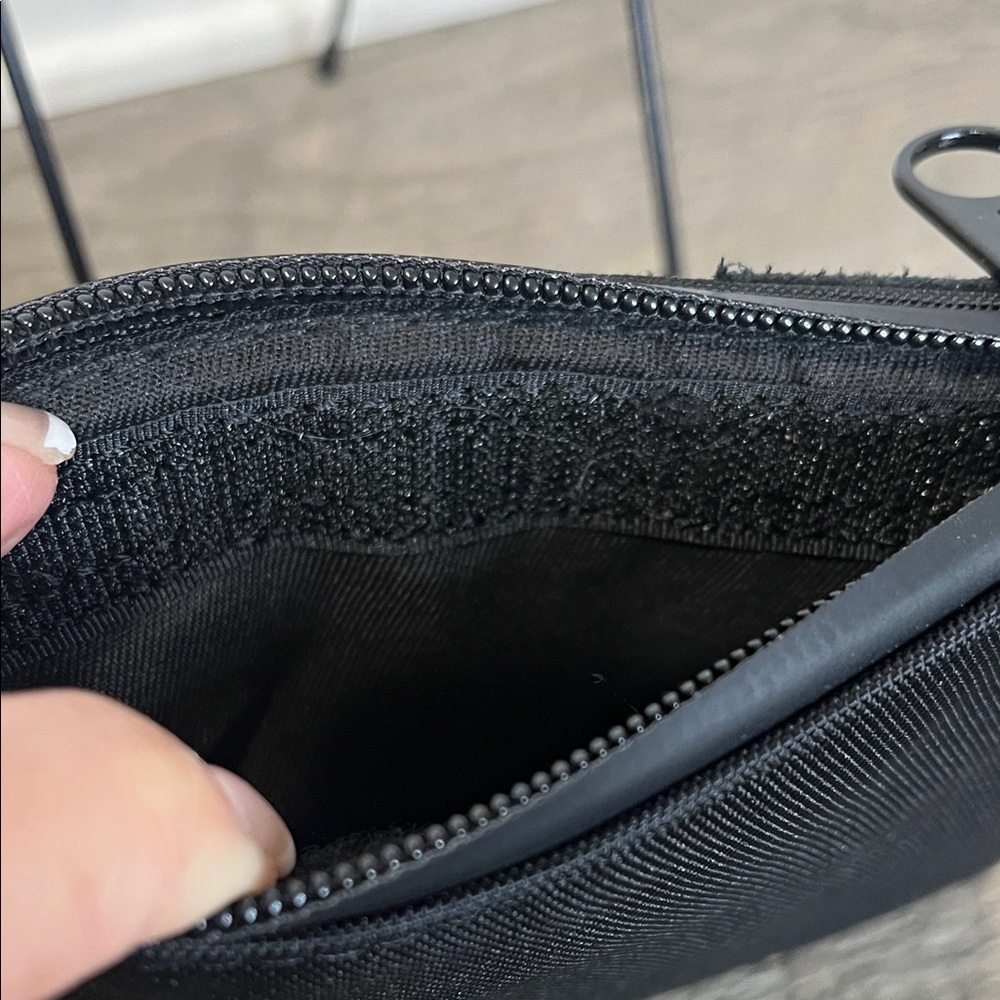 The Mini Broker - Smell Proof Zippered Small Stash Bag - NWT - Picture 6 of 11